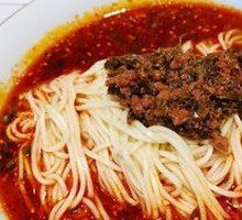 Sliced Beef Noodle with Spicy Sauce
