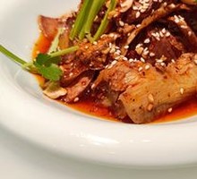 Boiling Traditional Husband-Wife Beef Tripe Slices