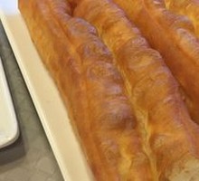 Oil-fried stick with sauce