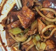 Medium-spicy Naan Noodles Half-and-Half