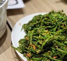 Stir-fried shredded pork with fresh green beans