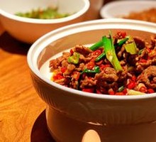 Stir-fried Yellow Beef with Wild Goose