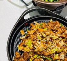 Beijing-style Scallion Stir-fried Lamb