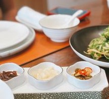 Three-Leaf Aromatic Golden Tofu Skin Salad
