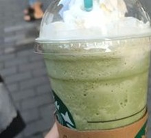 Vanilla Iced Latte Matcha Iced Latte