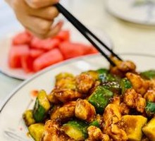 Stir-Fried Chicken with Sauce