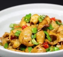 Stir-fried Green Pepper with Pork Intestines