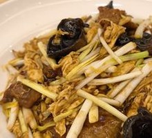 Sour Stir-Fried Egg with Wood Ear Mushrooms