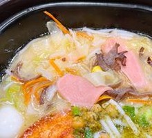 Axiang Crossing-the-bridge Rice Noodles