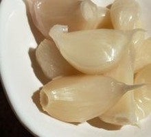 Sweet Pickled Garlic