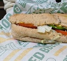 Aromatic Tuna Sandwich