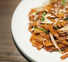 Dry-Fried Beef Rice Noodles