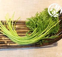 Chinese chrysanthemum greens