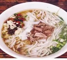 Changsha-style shredded pork noodles