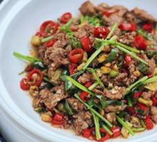 Spicy Hunan-style Stir-fried Beef