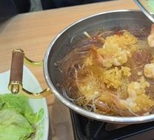 Clam with Garlic Noodles in Clay Pot