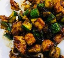 Sauce-Braised Chicken Rice Bowl