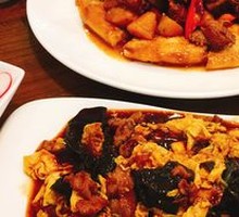 Nang-Encased Big Chicken Stir-Fry