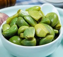 Emerald Preserved Garlic