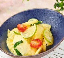 Green Lemon Tossed Fresh Pineapple