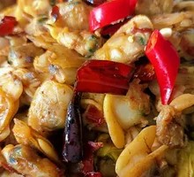 Stewed Clams in Pot