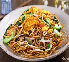Egg and Pork Noodles Stir-Fry