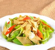 Bell Pepper and Tofu Skin Rice Bowl