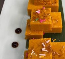 Golden Pumpkin Cake