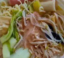 Beef tendon noodles