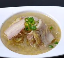 Sour Cabbage Stewed Pork Belly