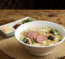 Traditional Lamb Soup with Flatbread