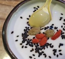 Homemade Honey Yogurt