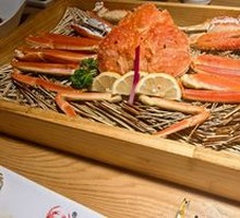 Live Spruce Leaf Crab
