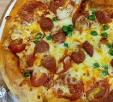 Bacon-loaded Meaty Potato Pizza
