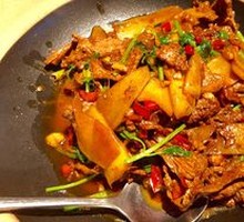 Fresh Mango Stir-Fried Beef Tenderloin