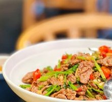 Stir-Fried Beef with Yellow Onion