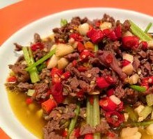 Stir-Fried Beef with Yellow Onion