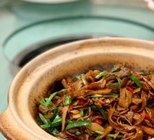 Stewed smoked bamboo shoots with腊 meat