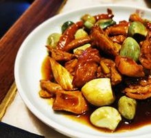 Pickled Garlic Stir-Fried Intestines