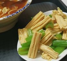 Celery with Yellow Skin Tofu Shreds