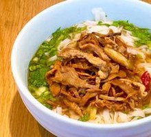 Smoked Bamboo Shoots with Pork Noodles
