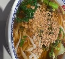 Sour Cabbage with Minced Pork Noodles