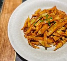 Stewed Fresh Bamboo Shoots in Oil
