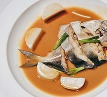 Braised Spanish Mackerel with Rice Cake
