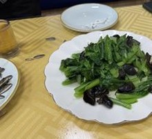 Stir-fried White Mushrooms with Wood Ear