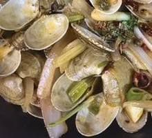 Spicy Stir-Fried Clams