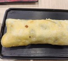 Flower-shaped Egg Pancake with Fried Dough Sticks