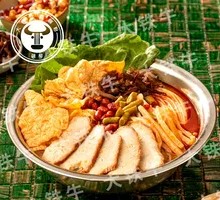Crispy Pork Belly Luosifen