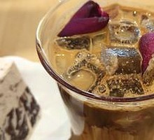 Sea Salt Rose Latte