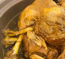 Scallion Oil Duck Leg Rice in Clay Pot